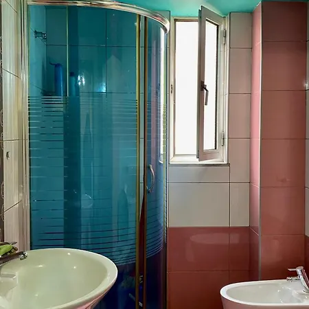 The Great Escape Near Center Apartman *